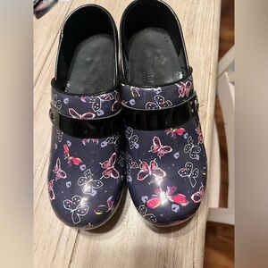 Sanita clogs